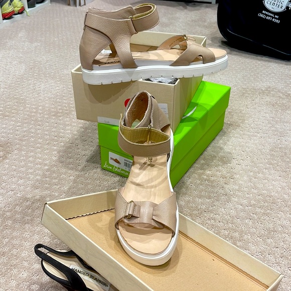 Brand new Paola Ferri Sandals- strappyleather Neutral -euro 40- US - 10 - Picture 6 of 7